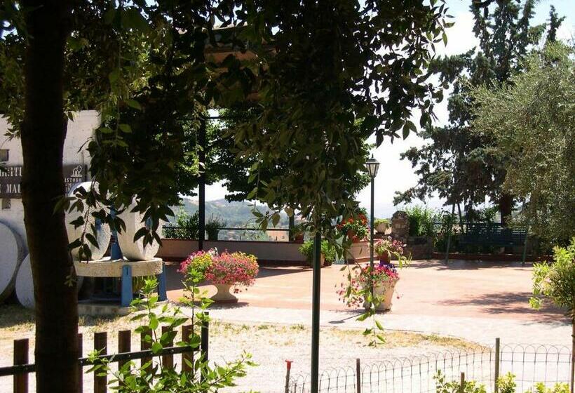 هتل روستایی Agriturismo Le Macine Poggio Cono