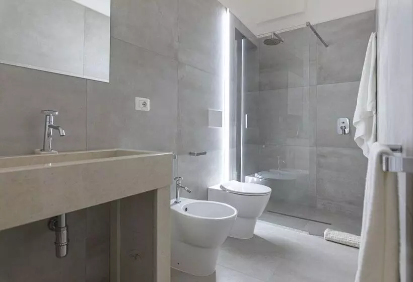 ペンション Lucente Rooms & Suites