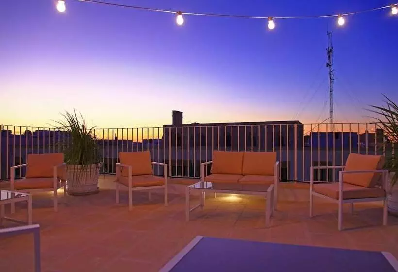 ペンション Lucente Rooms & Suites