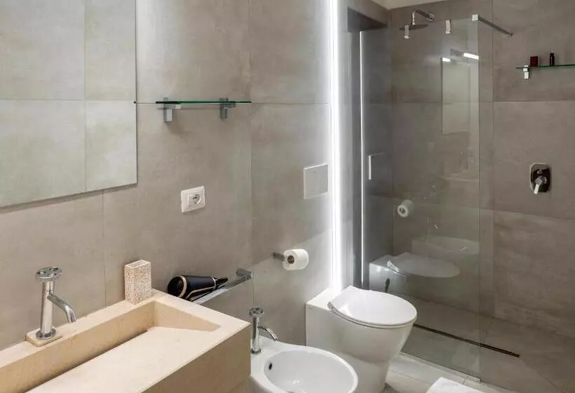 ペンション Lucente Rooms & Suites