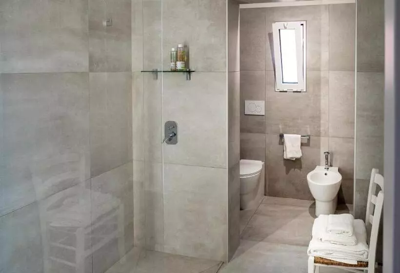 ペンション Lucente Rooms & Suites