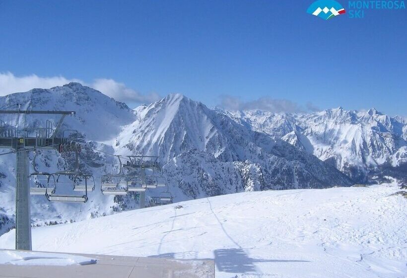 إقامة Alagna2000