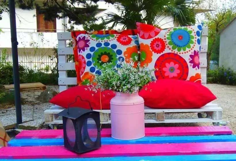 ベッドアンドブレックファースト B B La Villa