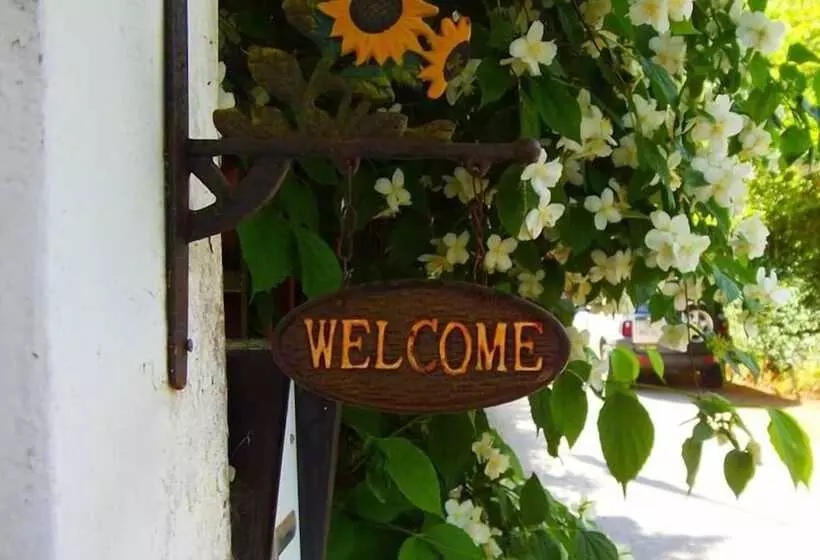 ベッドアンドブレックファースト B B La Villa