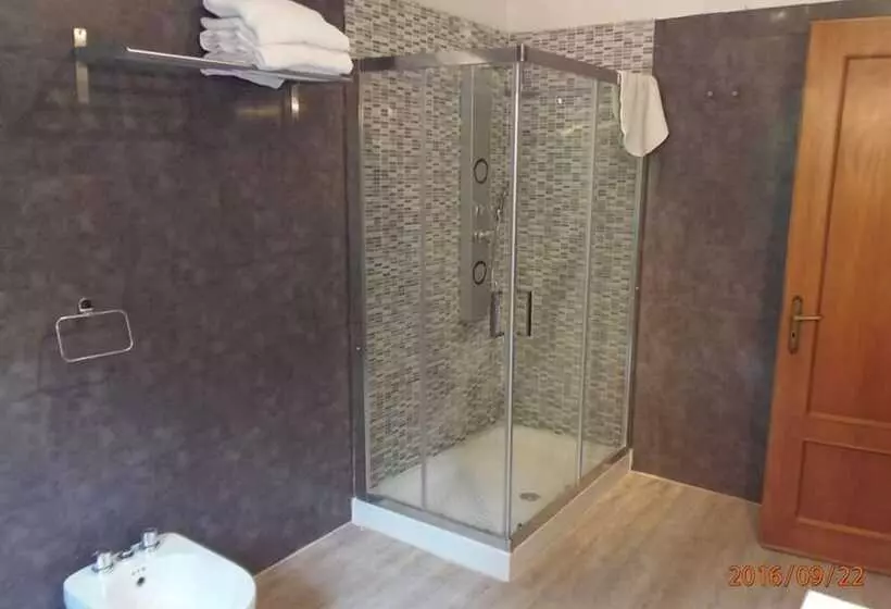 ベッドアンドブレックファースト B B La Villa