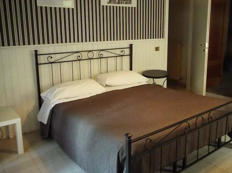 ベッドアンドブレックファースト B B La Villa