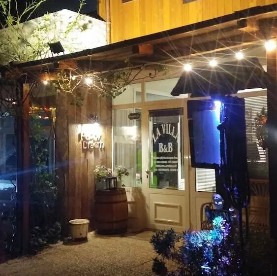 ベッドアンドブレックファースト B B La Villa