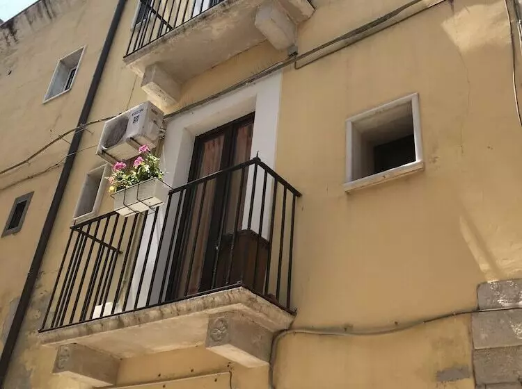 تختخواب و صبحانه Castelduomo Dimore Deluxe