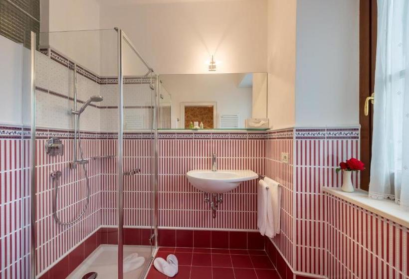 Bed and Breakfast Schloss Paschbach