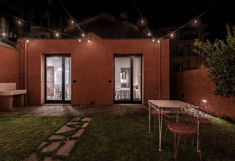 بنسيون Microcosmo La Spezia