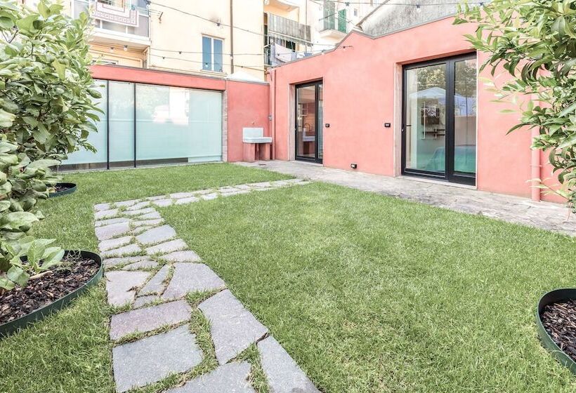 بنسيون Microcosmo La Spezia