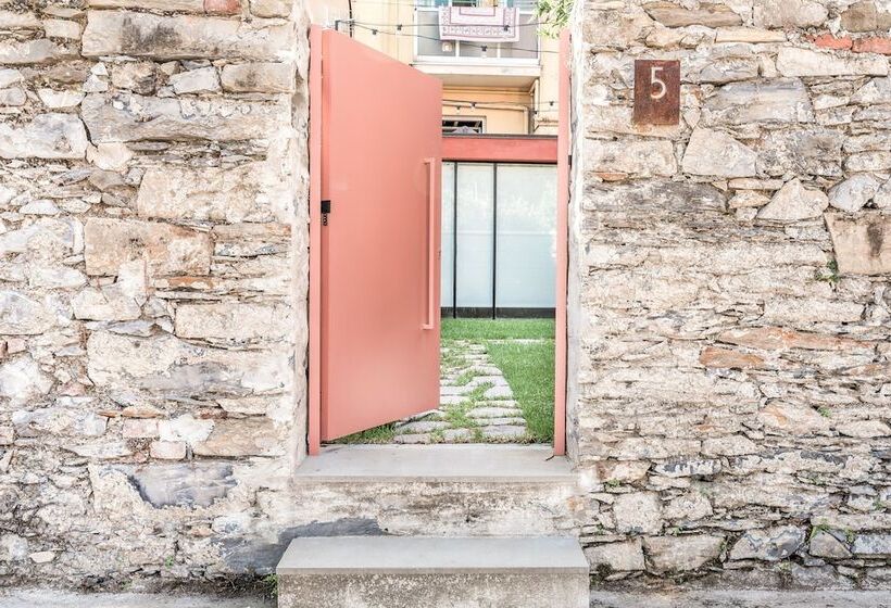 بنسيون Microcosmo La Spezia