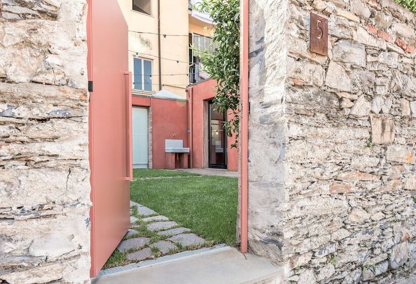 بنسيون Microcosmo La Spezia