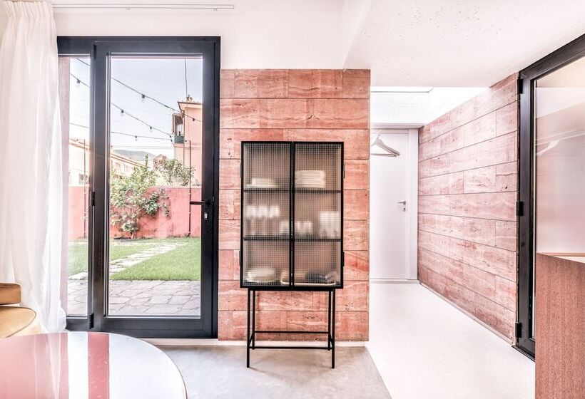 بنسيون Microcosmo La Spezia