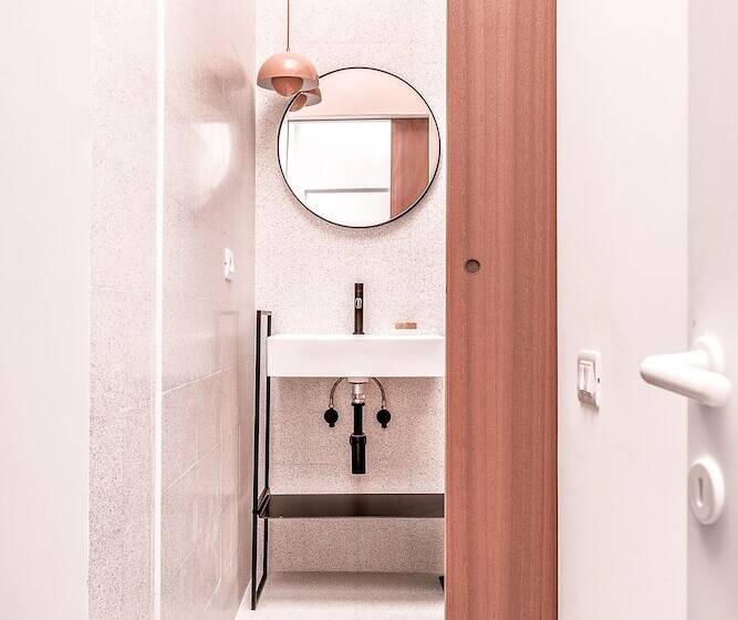 بنسيون Microcosmo La Spezia