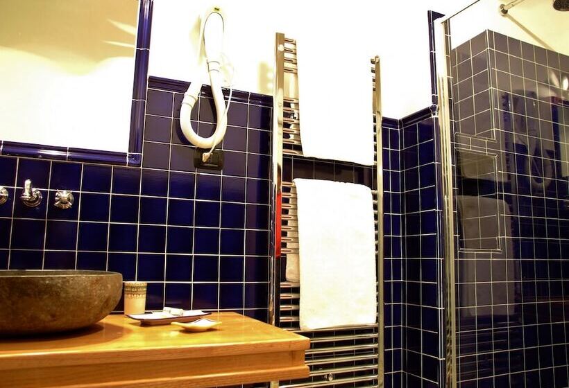 تختخواب و صبحانه L Una Di Notte