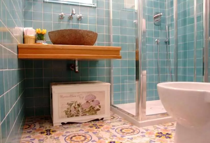 تختخواب و صبحانه L Una Di Notte