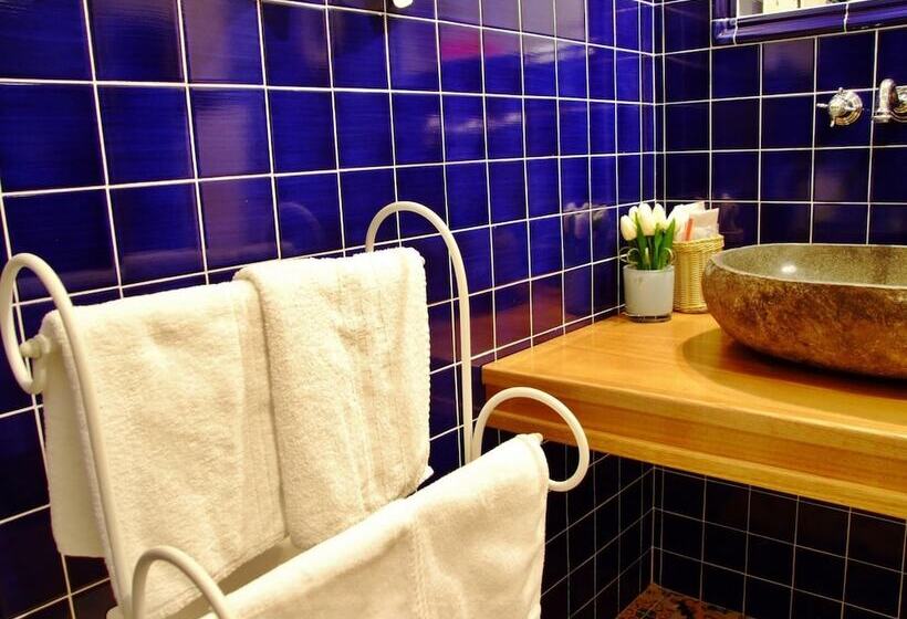 تختخواب و صبحانه L Una Di Notte