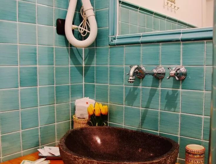 تختخواب و صبحانه L Una Di Notte