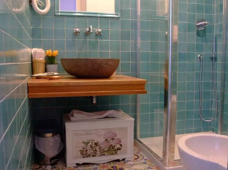 تختخواب و صبحانه L Una Di Notte