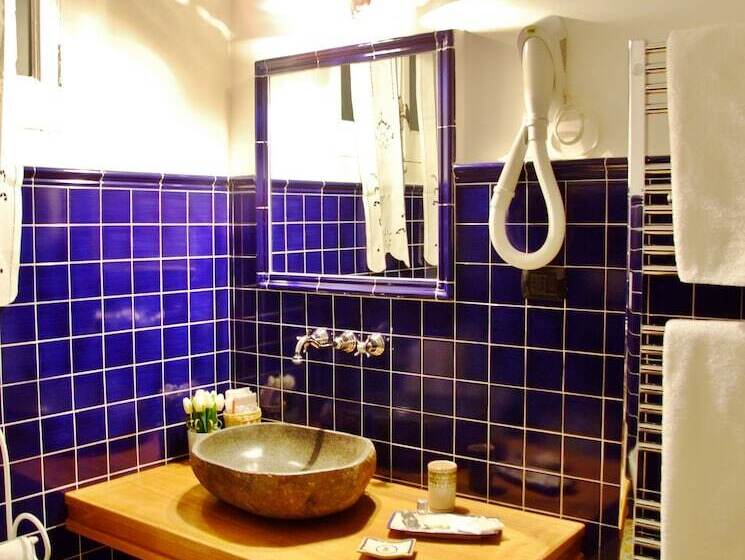 تختخواب و صبحانه L Una Di Notte