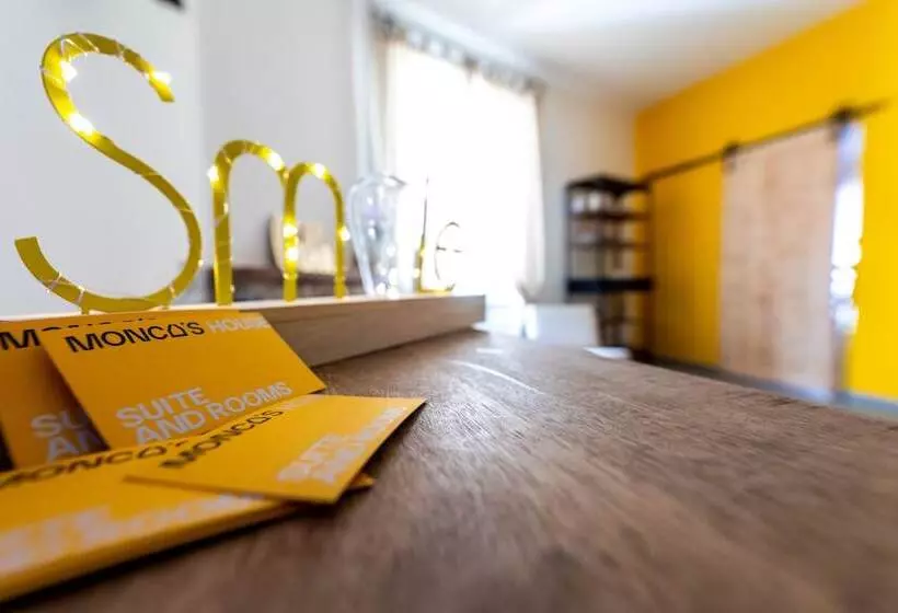Aamiaismajoitus (B&B) Monca S House