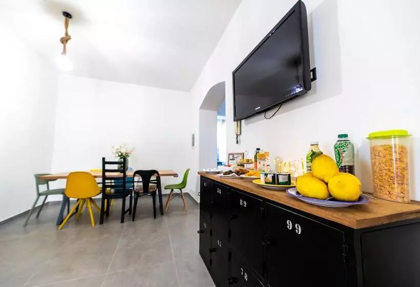 Aamiaismajoitus (B&B) Monca S House