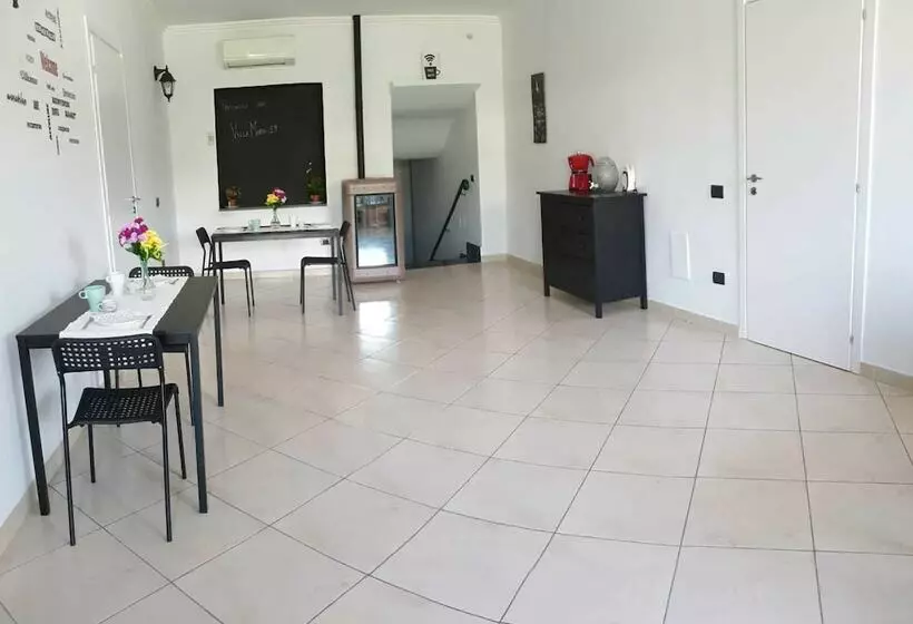 Aamiaismajoitus (B&B) Villa Mirto