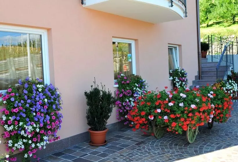 Maaseutuhotelli Agritur Le Pergolette