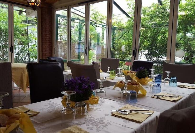 فندق Playa Di Valverde