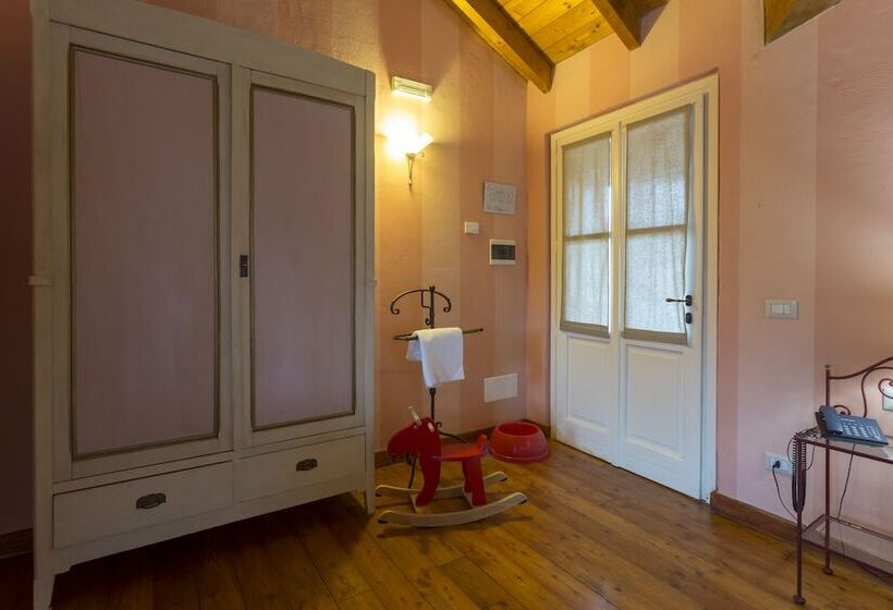 ホテル Tenuta Montezeglio