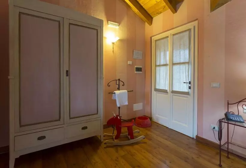 ホテル Tenuta Montezeglio