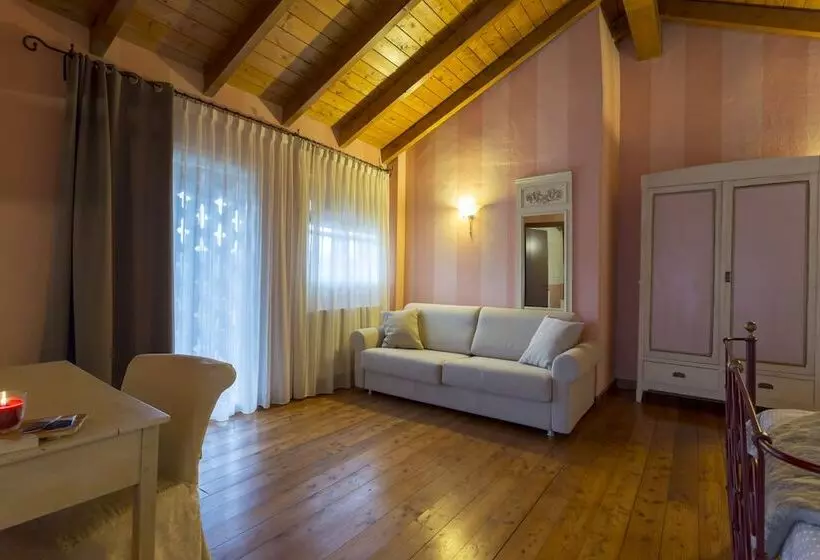 ホテル Tenuta Montezeglio