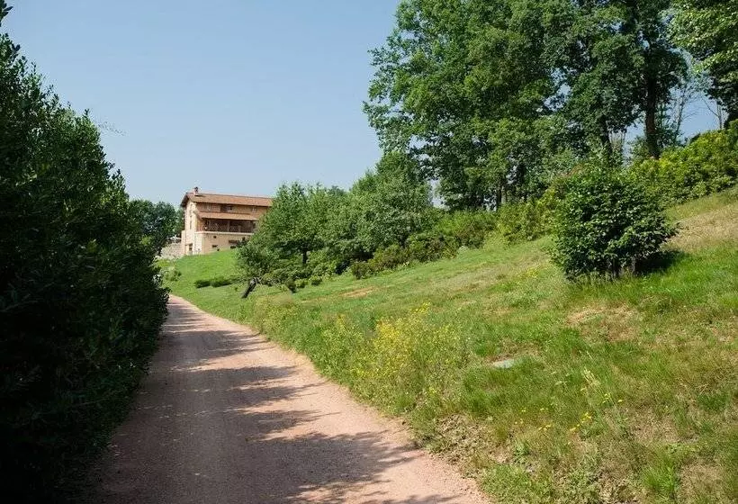 ホテル Tenuta Montezeglio