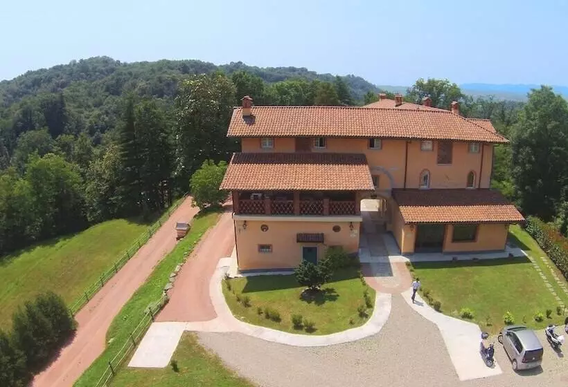 ホテル Tenuta Montezeglio