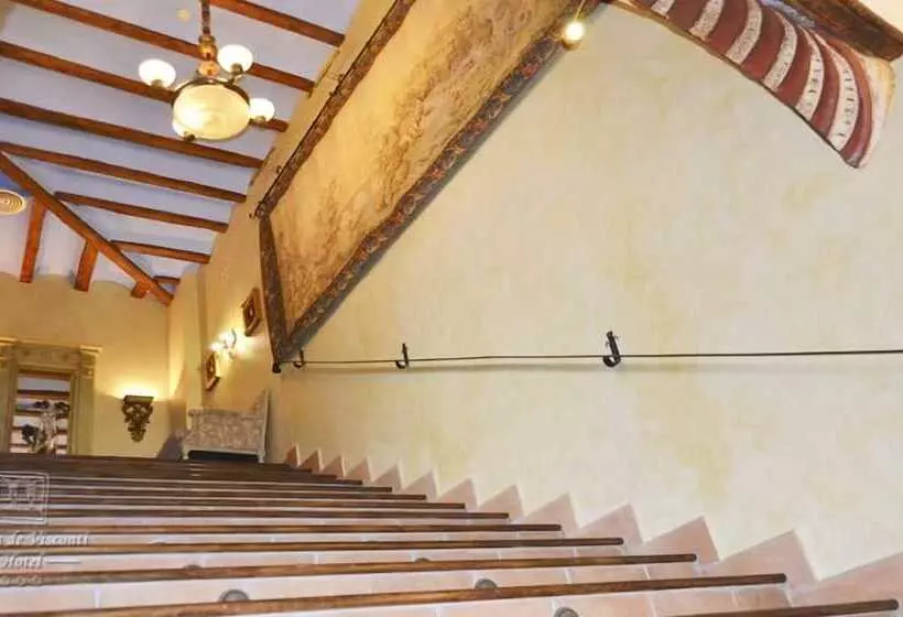 فندق Condes De Visconti