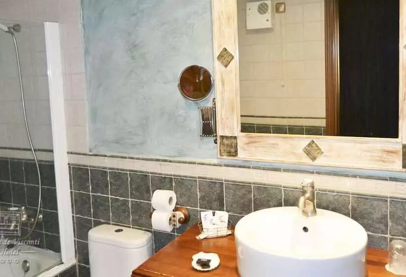 فندق Condes De Visconti