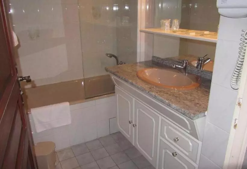 Отель Hôtel Le Bellevue