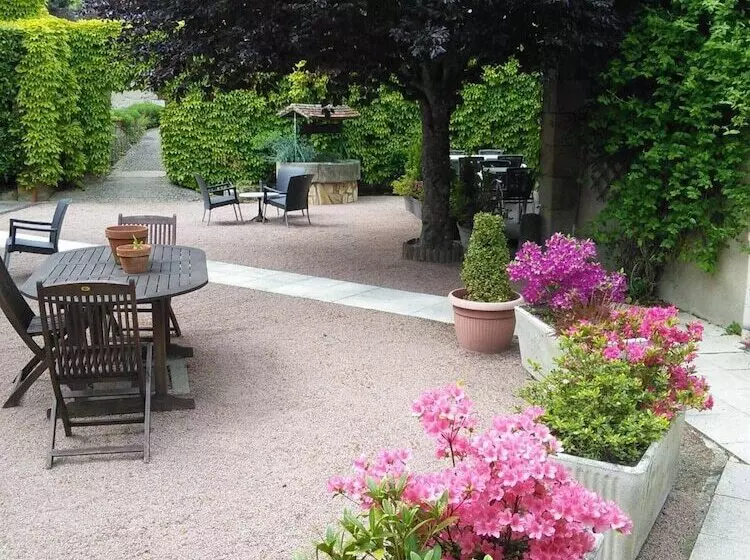 Hôtel Restaurant Bar Du Commerce   Kb Hotel Group