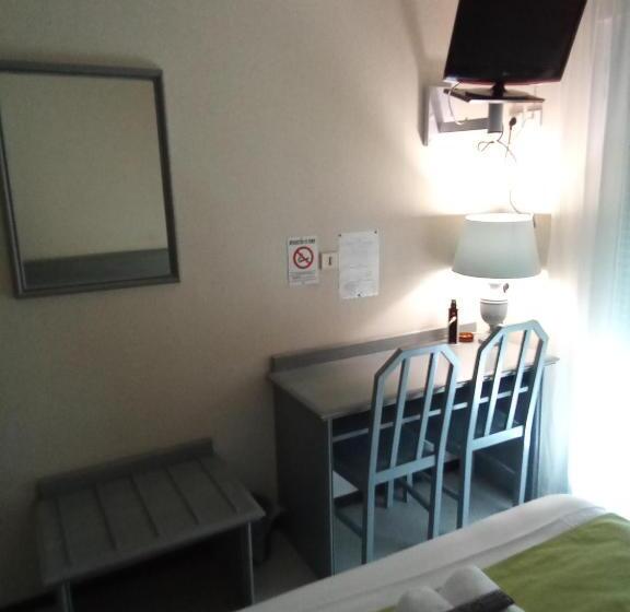 Hôtel Restaurant Bar Du Commerce   Kb Hotel Group