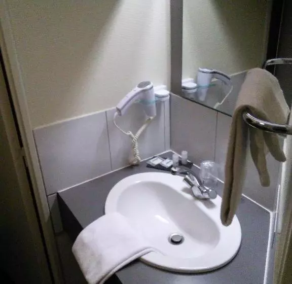 Hôtel Restaurant Bar Du Commerce   Kb Hotel Group