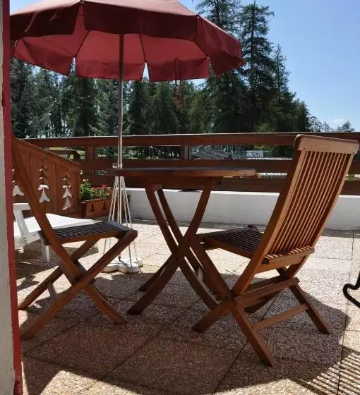 Отель Le Chalet Suisse