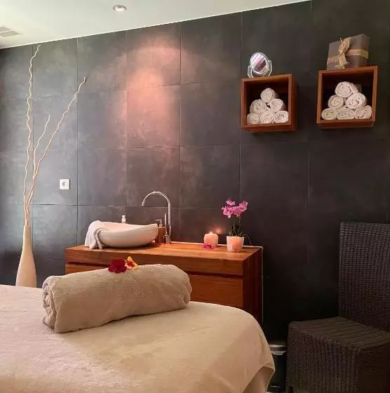 ホテル Le Clos Des Sources Hôtel & Spa