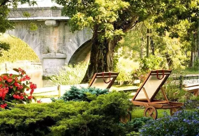 酒店 Logis Auberge De La Riviere