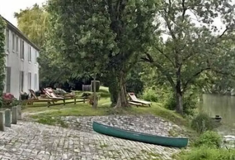 酒店 Logis Auberge De La Riviere