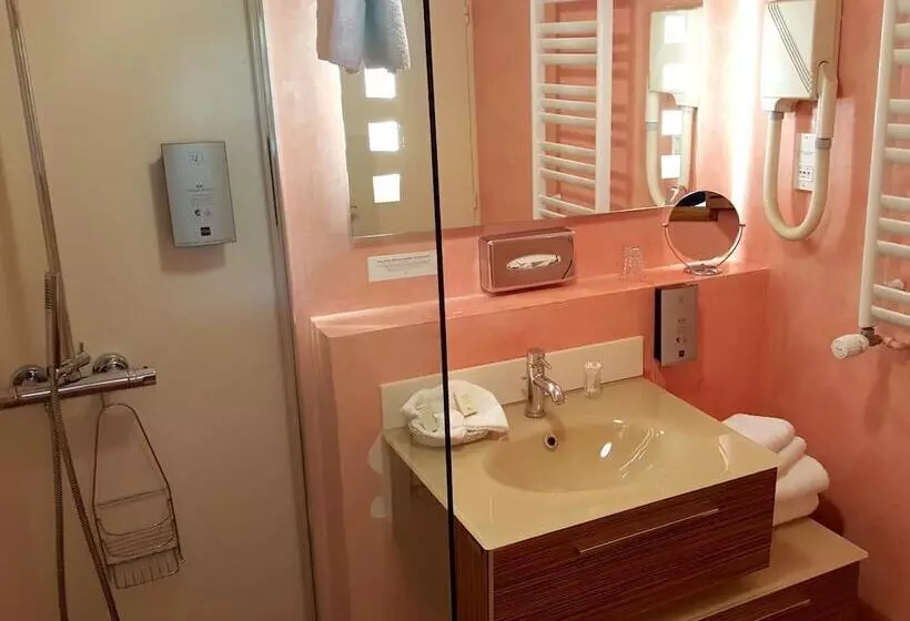 酒店 Logis Auberge De La Riviere