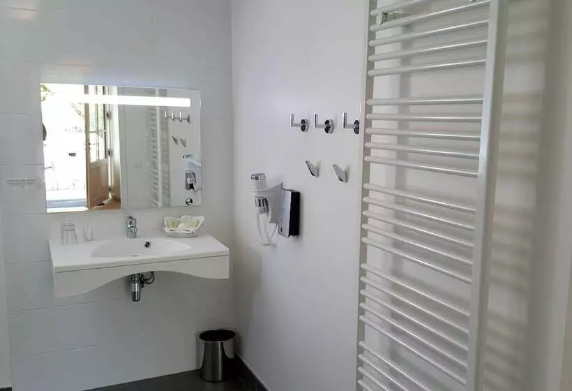 酒店 Logis Auberge De La Riviere