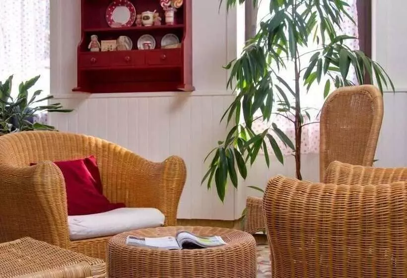 Отель Logis L Auberge Bourbonnaise