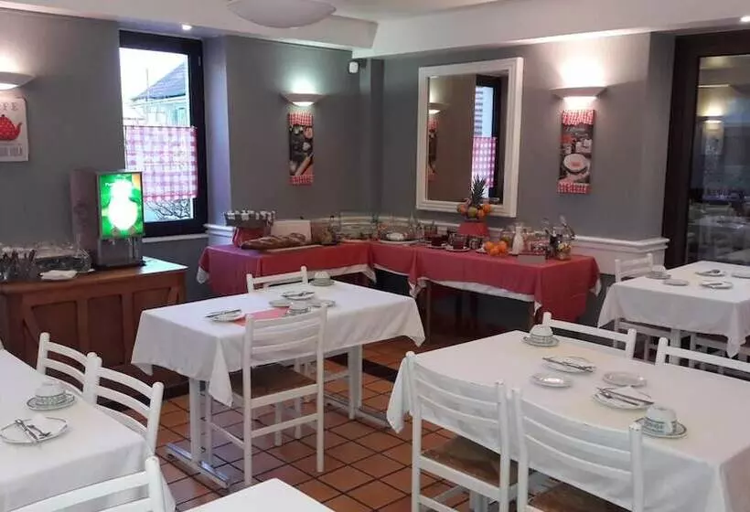 Отель Logis L Auberge Bourbonnaise