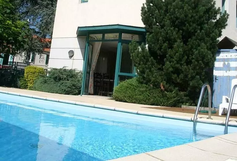 Отель Logis L Auberge Bourbonnaise